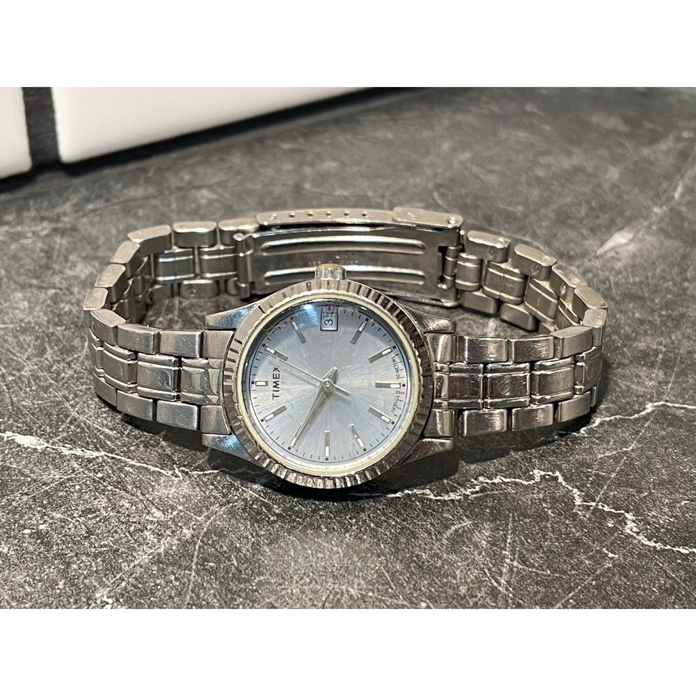 Ladies Diver Style Timex Silver Tone Watch - New Battery